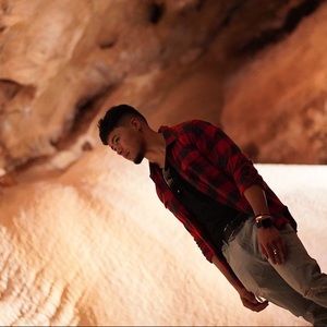 Meet your Posher, Adrian